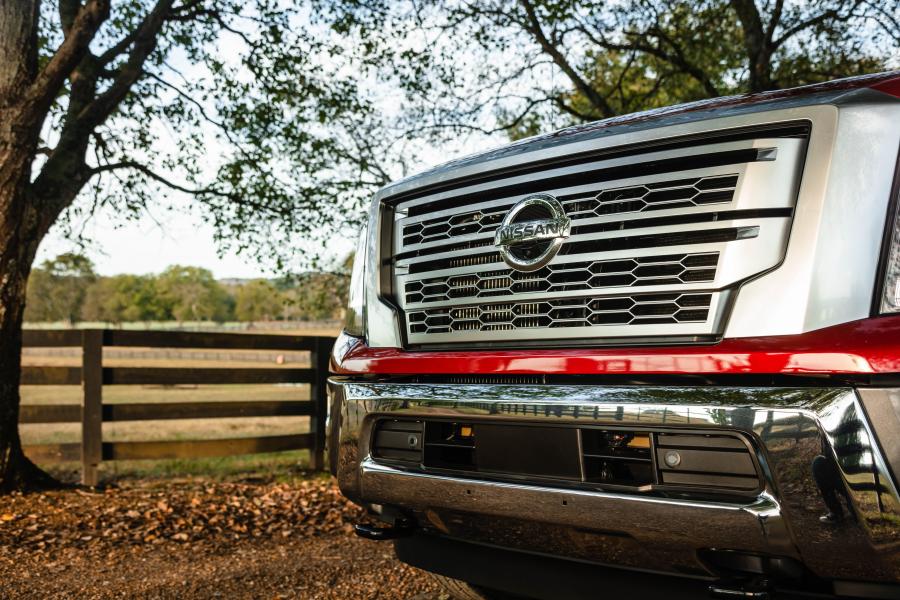 Детали экстерьера Nissan Titan XD Platinum Reserve Crew Cab 2019 года  (фото 26 из 34)